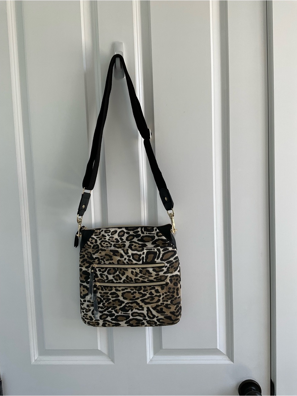 NW/OT Chico’s Nylon Leopard Print Crossbody Bag with Black Trim - Picture 2 of 9